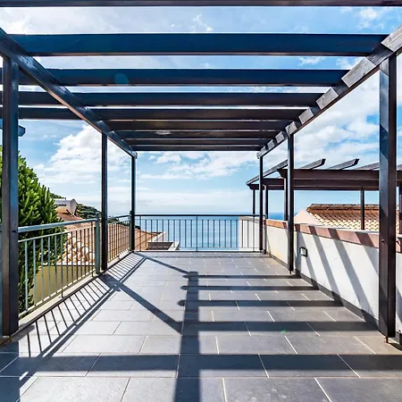 Alex,pool And Ocean View