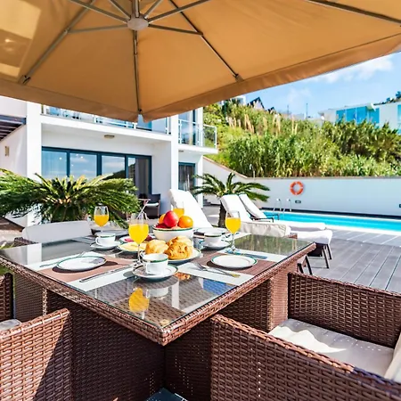 Alex,pool And Ocean View