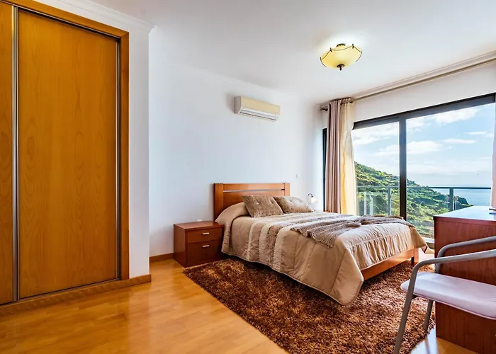 Alex,pool And Ocean View