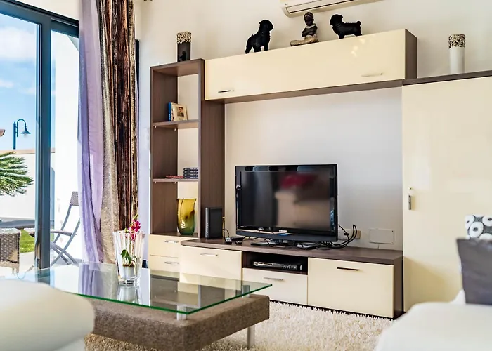 Alex,pool And Ocean View